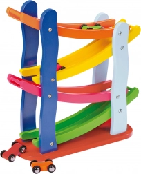 Majhna lesena dirkalna steza s 4 avtomobilčki