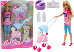 Punčka Anlily s kužkom v vozičku