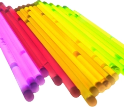 Fluorescentni trakovi 100 kosov v več barvah, ki svetijo v temi