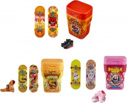 Škatlica HOT WHEELS za fingerboarde – 2 fingerboarda in snemljivi skejterski čevlji