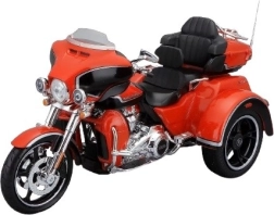 Kovinski model motocikla HARLEY-DAVIDSON 2021 CVO Tri Glide 1:12, oranžen