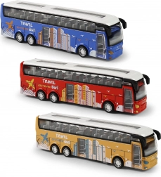 Kovinski daljinski avtobus na prosti tek