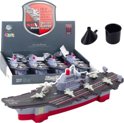 Vojaška ladja s pogonom in vodnimi učinki