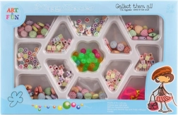 Set plastičnih perlic v škatlici za otroke