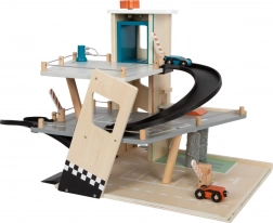 Leseno dirkalno parkirišče small foot