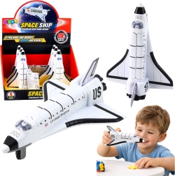 Kovinski vesoljski raketoplan z navijalnim pogonom, bel