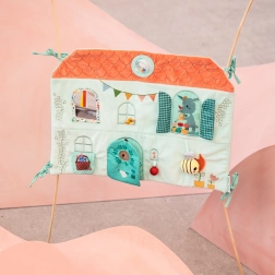 Tekstilni panel za posteljico – hiška jelenčke Stelle in zmajčka Joea