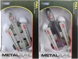 Kovinsko letalo z vzvratno vožnjo na baterije