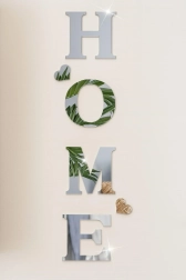 Svetleče stenske nalepke HOME – srebrne akrilne 3D črke s srčki