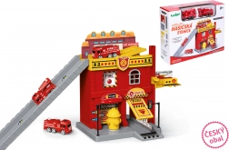 Gasiljska postaja z avtomobili in dvigalom, češka embalaža