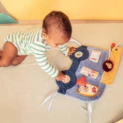 Tekstilna tabla za posteljico – kužek Jules