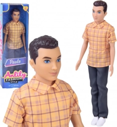 Anlily punčka – fant Paulo, brinet, v karirani srajci in temnih hlačah