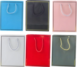 Darilna vrečka z zlatim okvirjem 23 × 18 × 10 cm