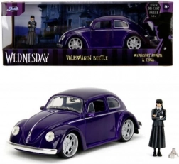kovinski model avtomobila 1972 vw beetle 1:24 s figurico wednesday addams