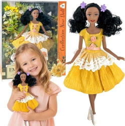 Lutka WOOPIE ROYAL Emi s črnimi lasmi, 32 cm