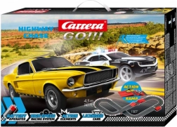 avtocesta Carrera GO Highway Chase 4,3 m s skakalnico in avtomobili Chevrolet Camaro in Ford Mustang