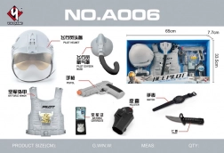 Set za malega pilota z interaktivno pištolo in nastavljivo čelado