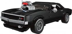 Gradbeni komplet črnega športnega avtomobila