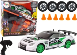 RC drift dirkalni avto 1:24 z zamenljivimi kolesi in hitrostjo do 15 km/h