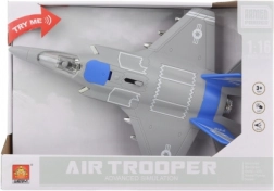 Lovsko letalo na baterije z zvoki in lučmi