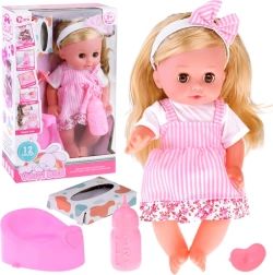 Interaktivna lutka z dolgimi lasmi