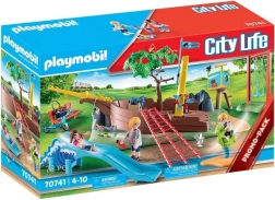 Playmobil City Life otroško igrišče z velikim razbitim ladijskim trupom