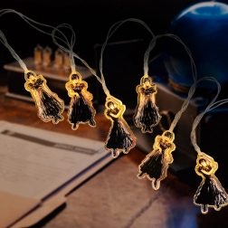 Wednesday svetlobna veriga na baterije 130 cm