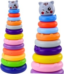 Barviti stolp z obročki s mačko