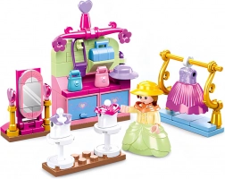 Sluban zgodovinska trgovina z oblačili