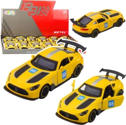 Kovinski dirkalni avtomobilček 1:43 z navijalnim pogonom in odpirajočimi se vrati – rumen