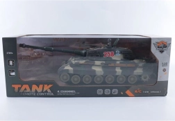 Daljinsko voden tank s svetlobo in zvokom