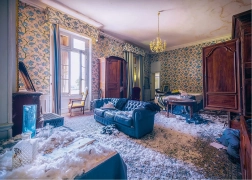 Sestavljanka Ravensburger Izgubljena mesta: čarobna soba – 1000 kosov