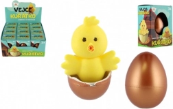 Piščanček, ki se izleže iz jajca