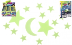 Svetleče zvezde in luna na steni – dekoracija za otroško sobo