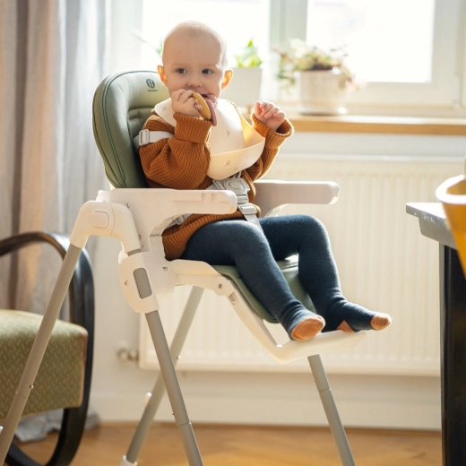 Grows with your child: seat height, backrest and footrest adjustment