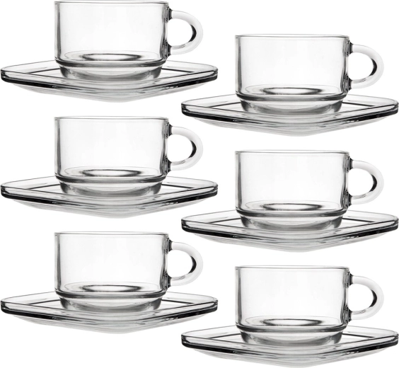 Moderno prozorno steklo, ki poudari pijačo