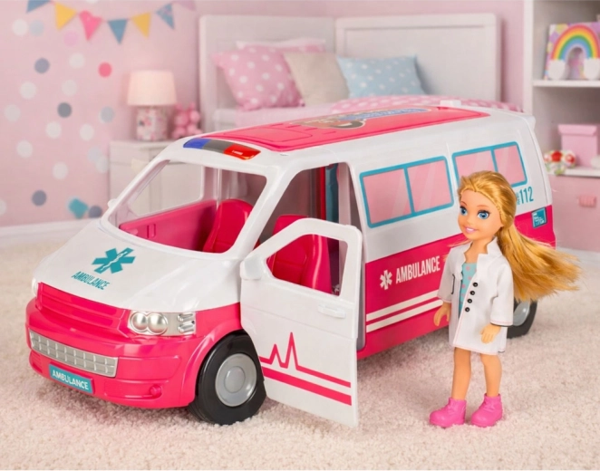 Realistična igra s punčko zdravnico