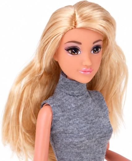 Dolgi blond lasje in dovršen videz