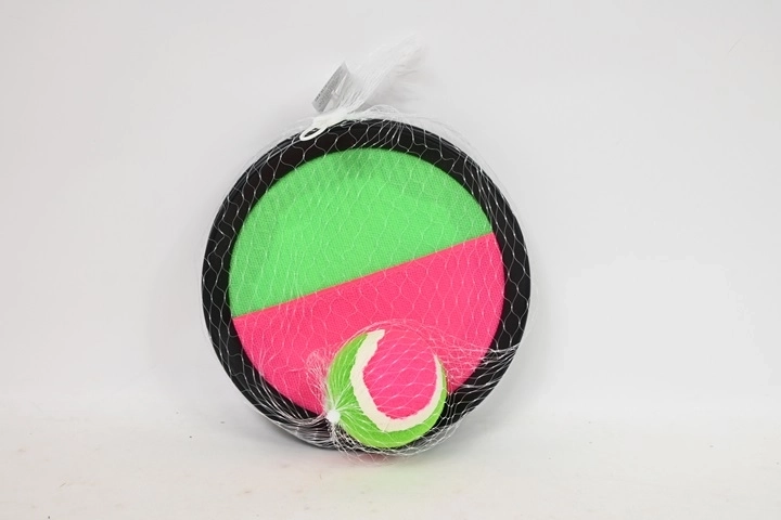 Catch Ball – zunanja igra z lovilnima tarčama in žogico