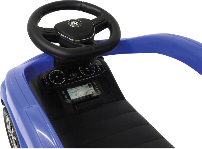 Steering wheel sounds and storage space under the seat