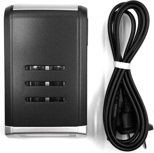 Universal power supply 100–240 V and compact design