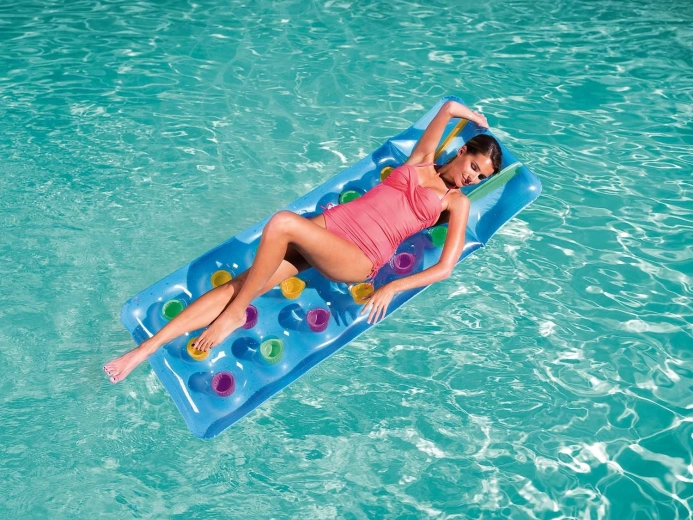 Vgrajen vzglavnik za maksimalno udobje