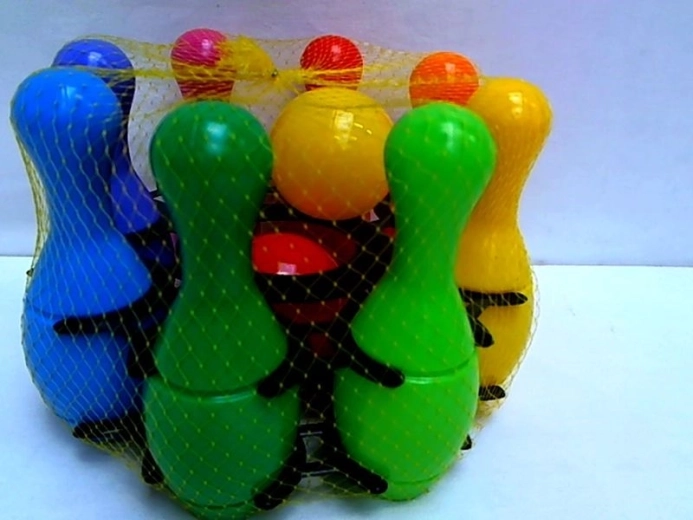 Mini keglji v košarici