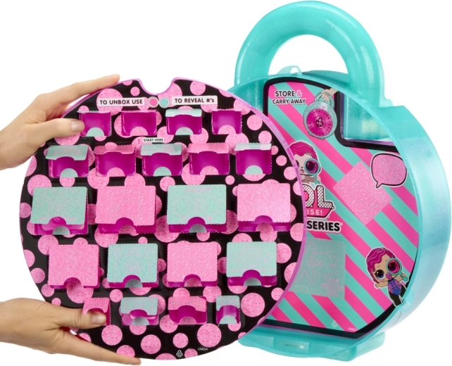 Več kot 40 presenečenj v enem kovčku