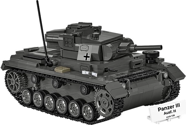 Avtentičen tank s premičnimi gosenicami in vrtljivim stolpom