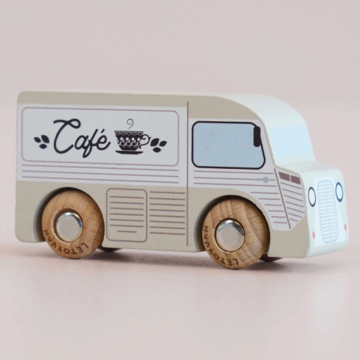 Le Toy Van leseni avtomobilček GT65 Coco – klasičen kavni kombi