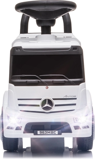 Licenciran dizajn Mercedes-Benz in realistični detajli