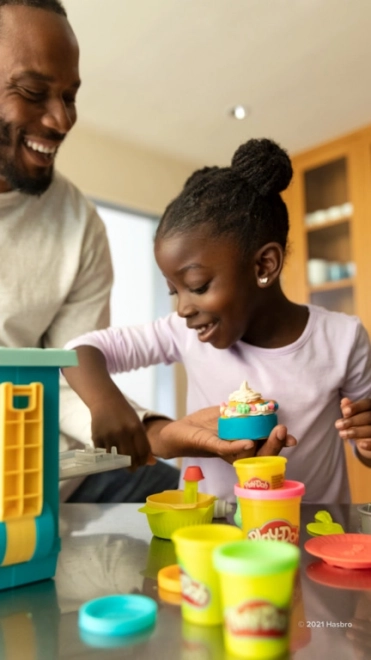 Shared fun for little bakers