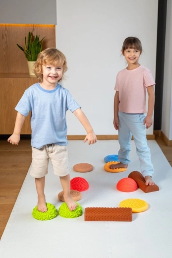 Raznolike postavitve in postopna zahtevnost