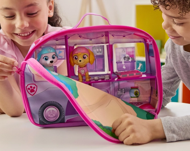 Prenosni karavan 2v1: kovček in igralni svet